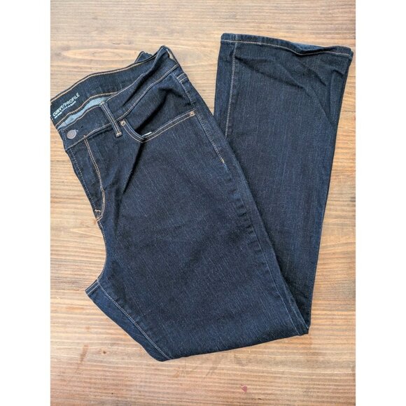 OLD NAVY Bootcut Curvy Mid-Rise Jeans - Picture 1 of 9
